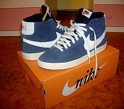 Sydney Singers Annie Hamilton and Maddy Jane Shine at Australian Fashion Week