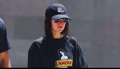 Natalie Portman Leads Chunky Sneaker Trend Evolution in Hollywood