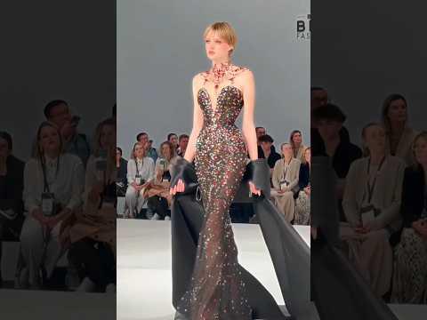 Backless Dresses: Fashion’s Timeless Elegance Resurges on Runways